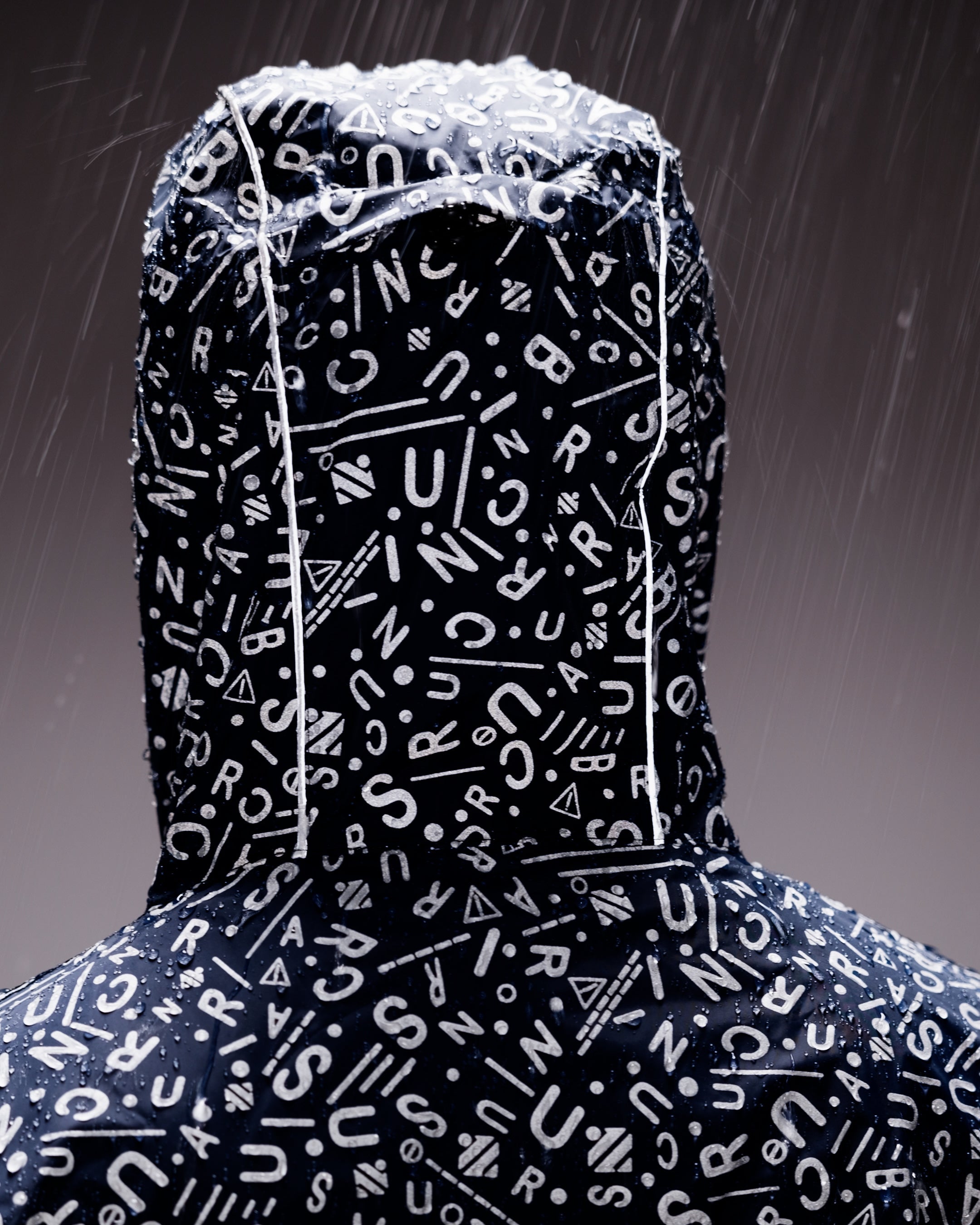 cape de pluie imperméable motifs réfléchissants graffiti bleue marine