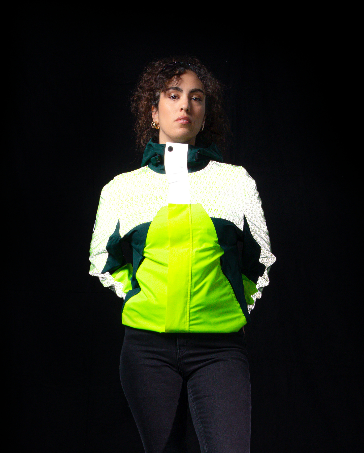 anorak réfléchissant femme detectable IA