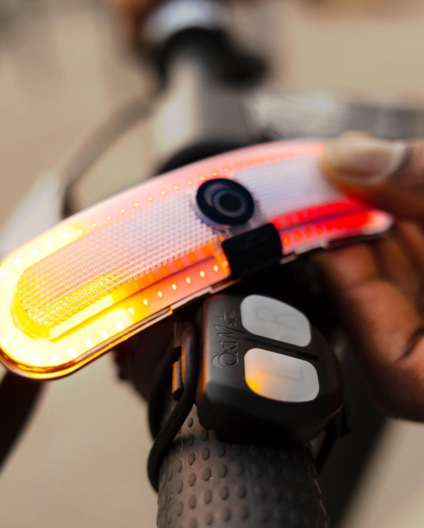 KOMPLETTES ABNEHMBARES BELEUCHTUNGSSET MIT ÜBERWACHTEN BLINKERN