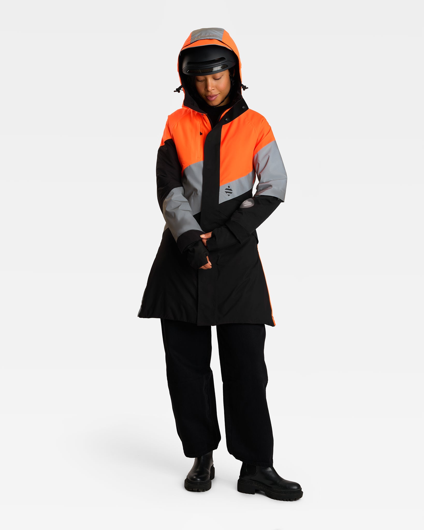 parka chaude et imperméable pour rouler en ville avec grande capuche certifiée EN 17353
