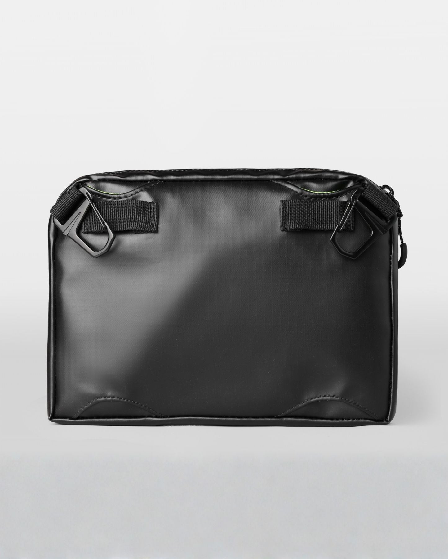 pochette sacoche cadre vélo mousquetons pour bandoulière amovible et passants