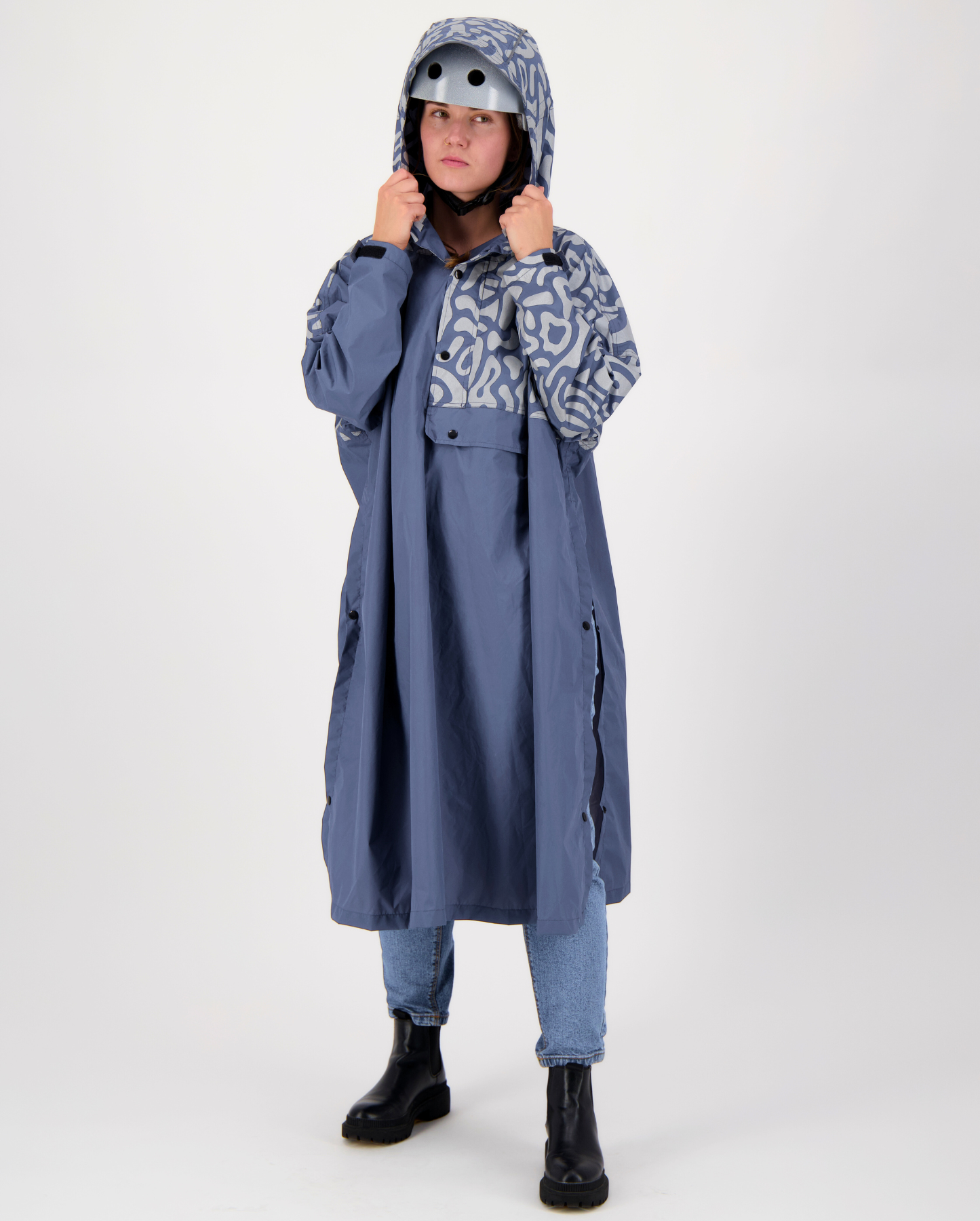 ROMEA REFLECTIVE RAIN PONCHO