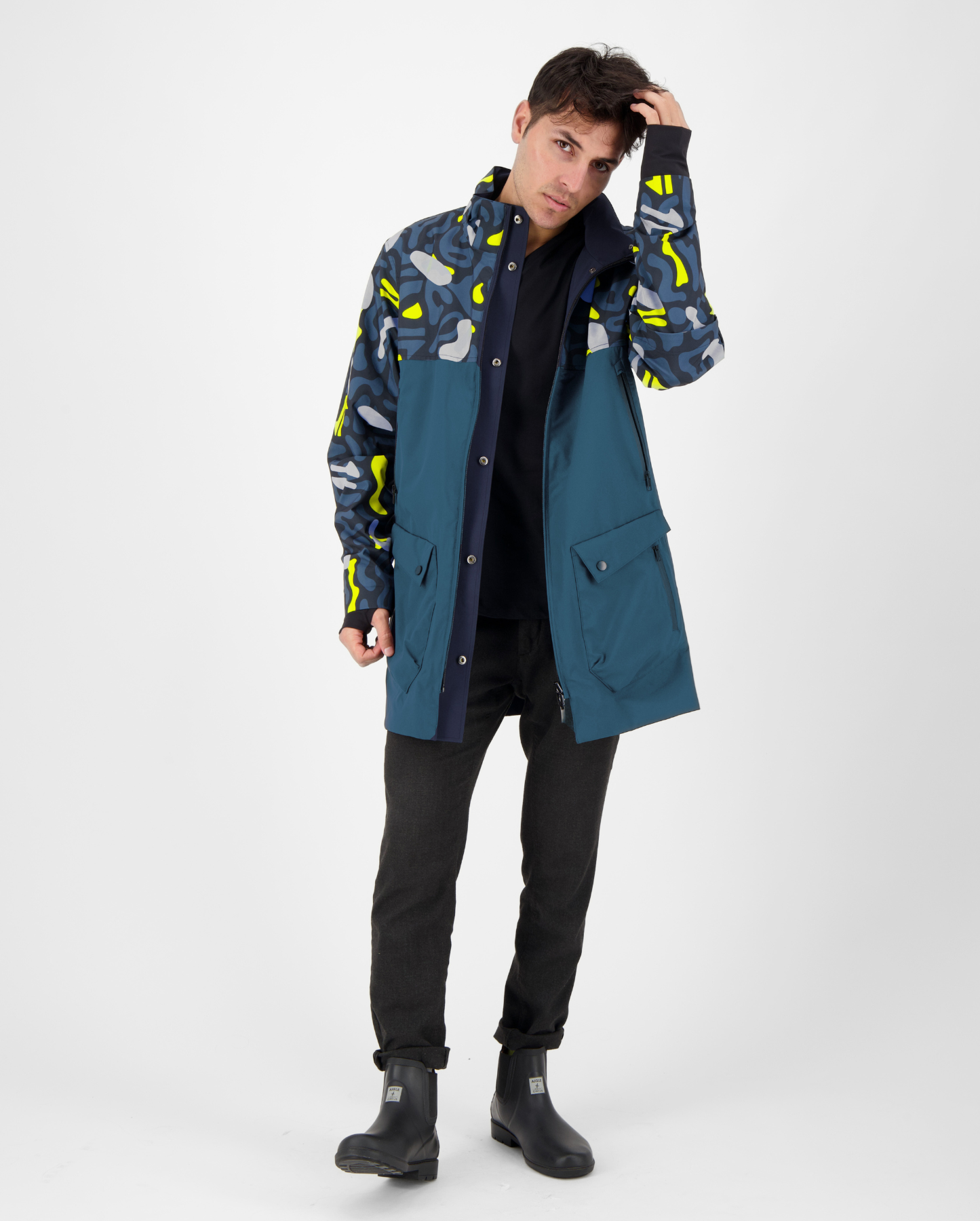 parka urbaine et technique vélo bleue marine à motifs jaunes et réfléchissants sur homme