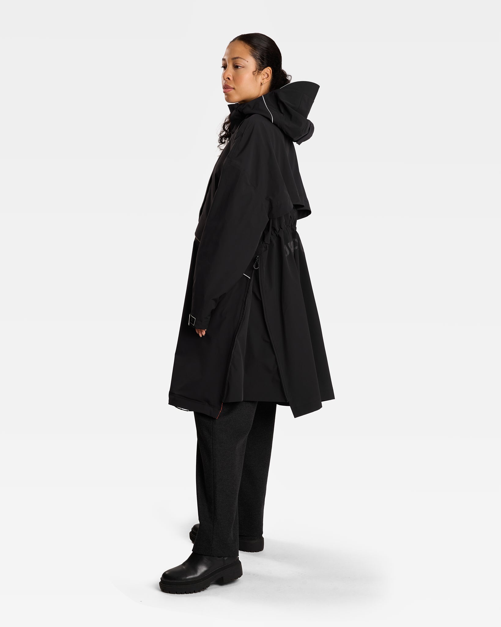 trench technique chic noire vélo ville imperméable respirante pour la pluie aisance pour pédaler femme