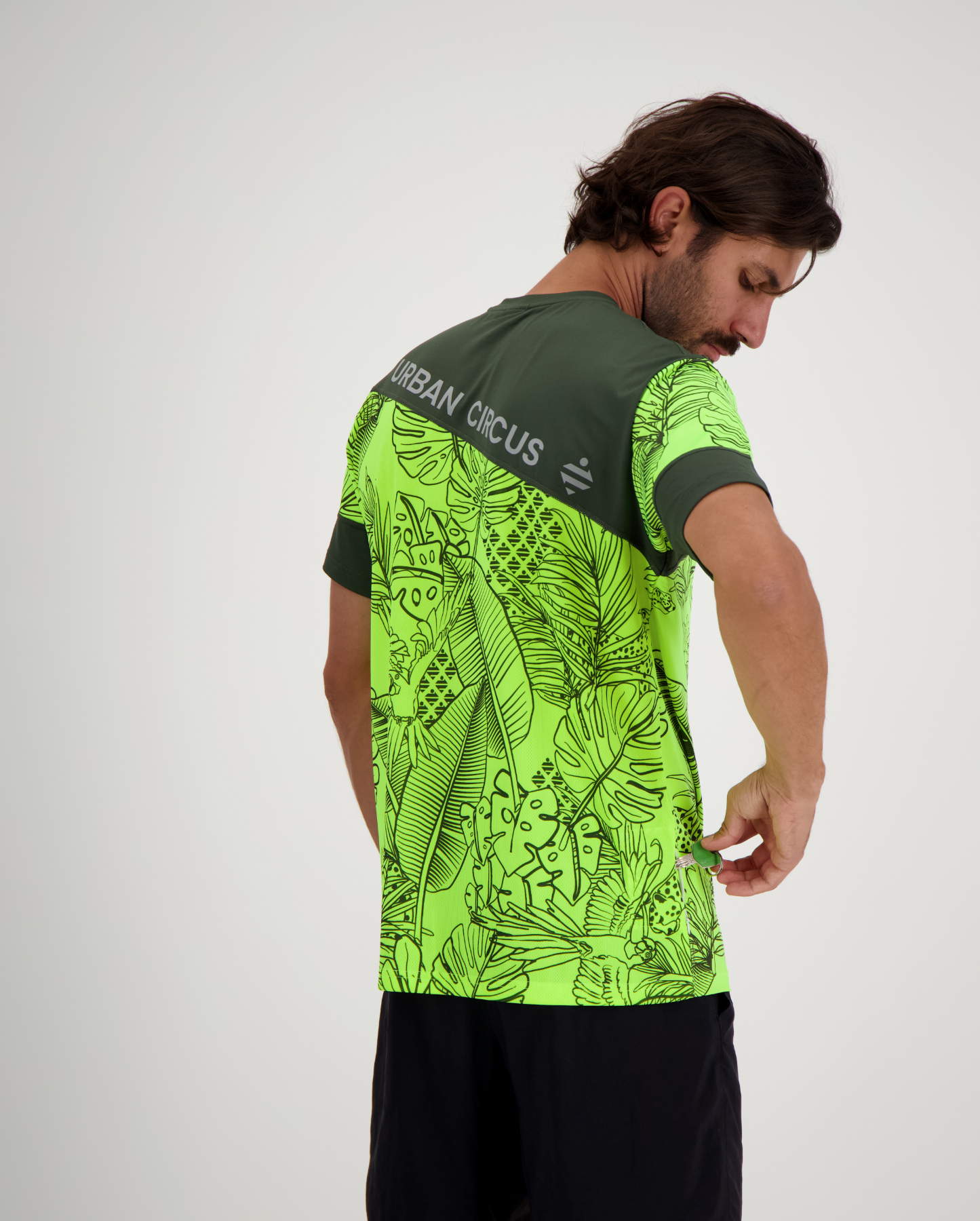 ULTRA ATMUNGSAKTIVES T-SHIRT MIT AEROTECH-MUSTER