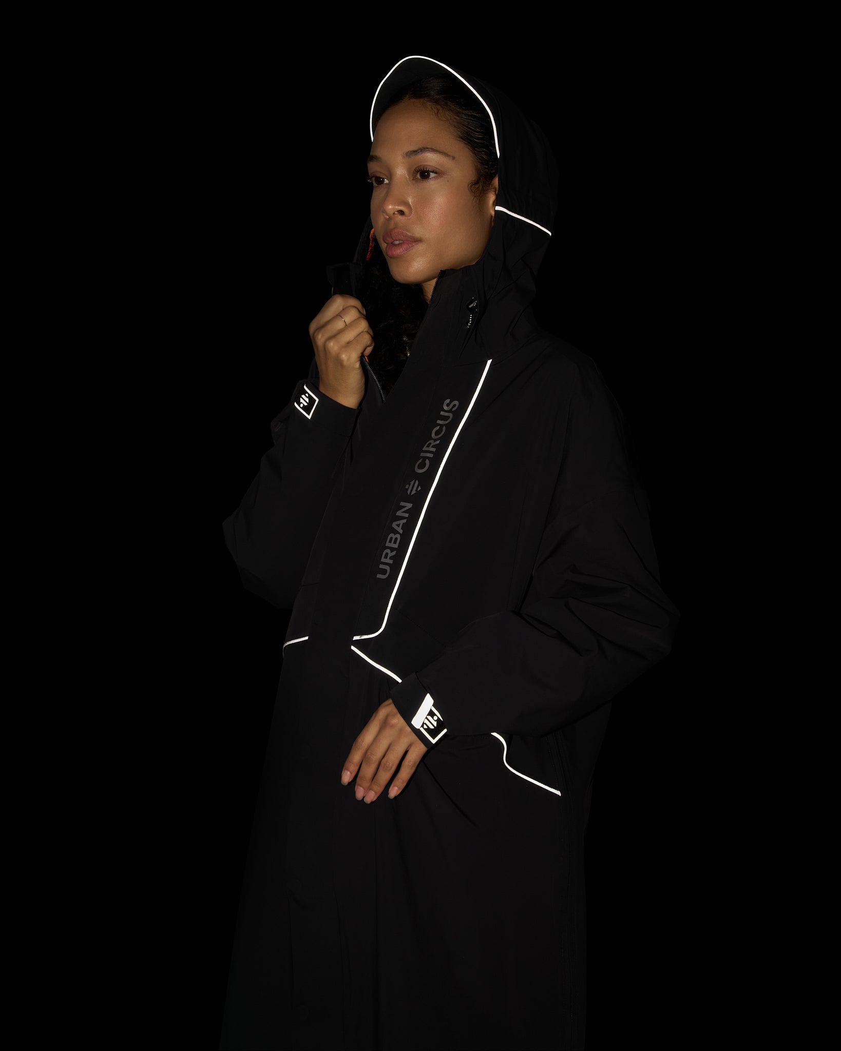 parka technique chic noire vélo ville imperméable respirante pour la pluie détails réfléchissants femme