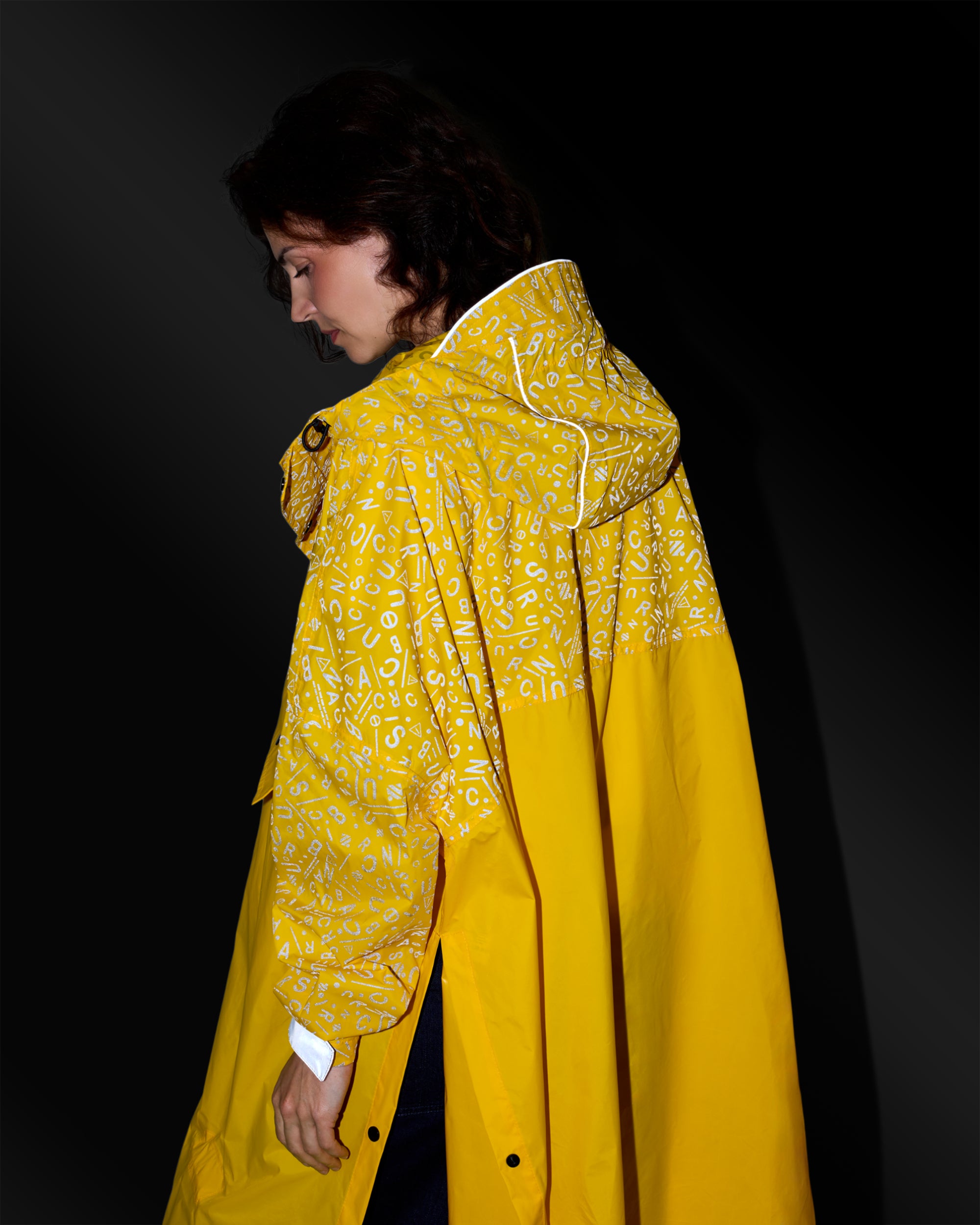 ROMEA REFLECTIVE RAIN PONCHO