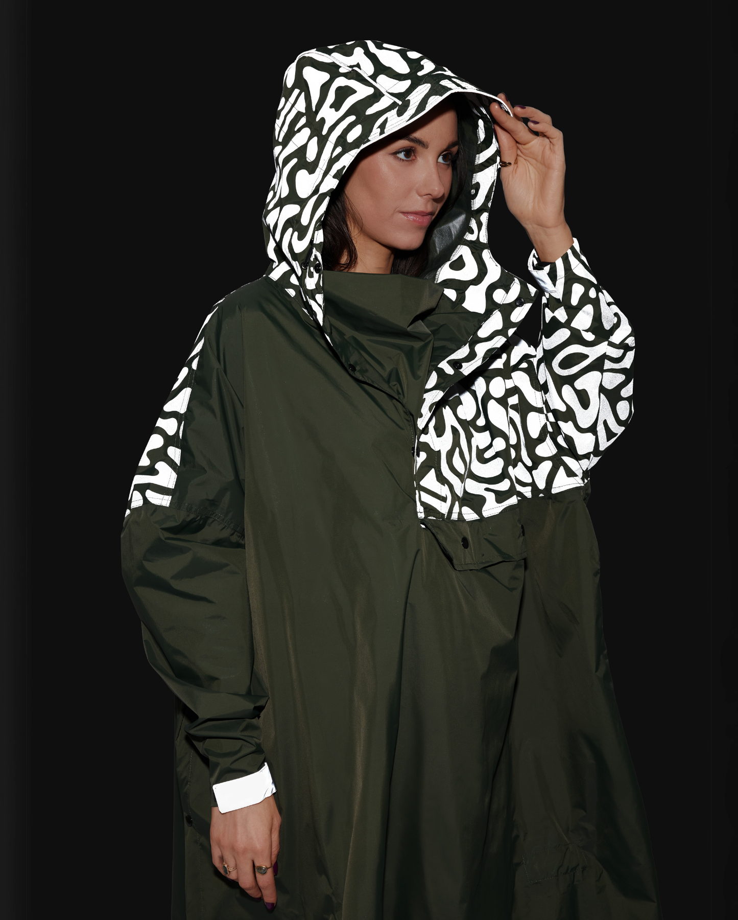 ROMEA REFLECTIVE RAIN PONCHO