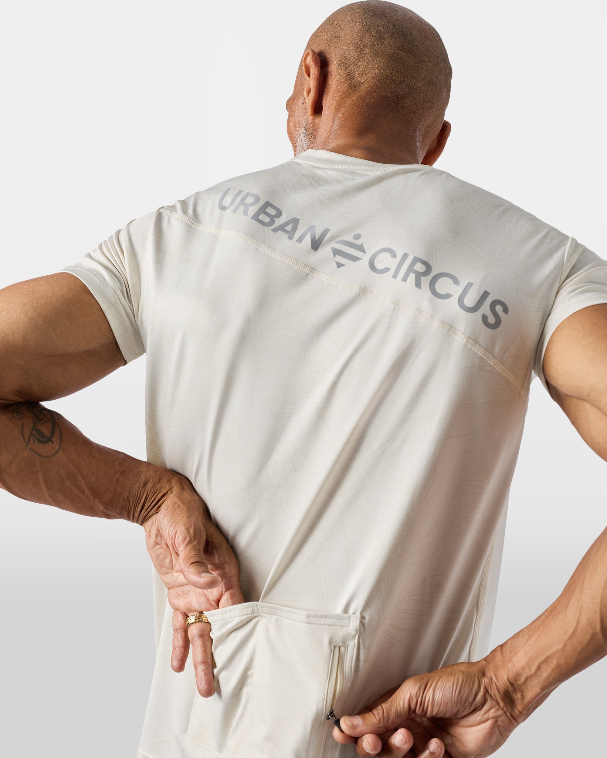 ULTRA ATMUNGSAKTIVES T-SHIRT MIT AEROTECH-MUSTER